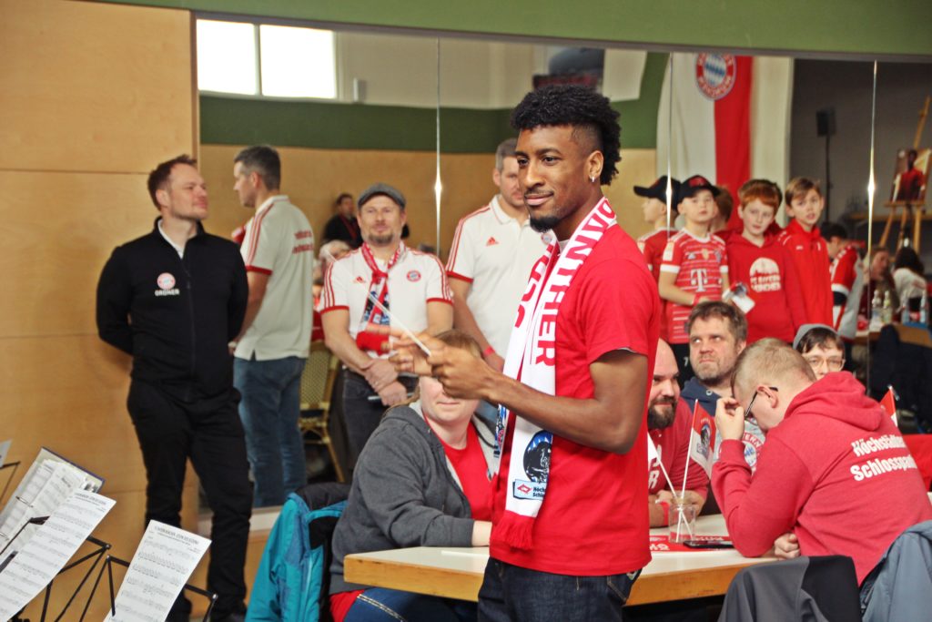 Kingsley Coman dirigiert den Musikverein Donauklang