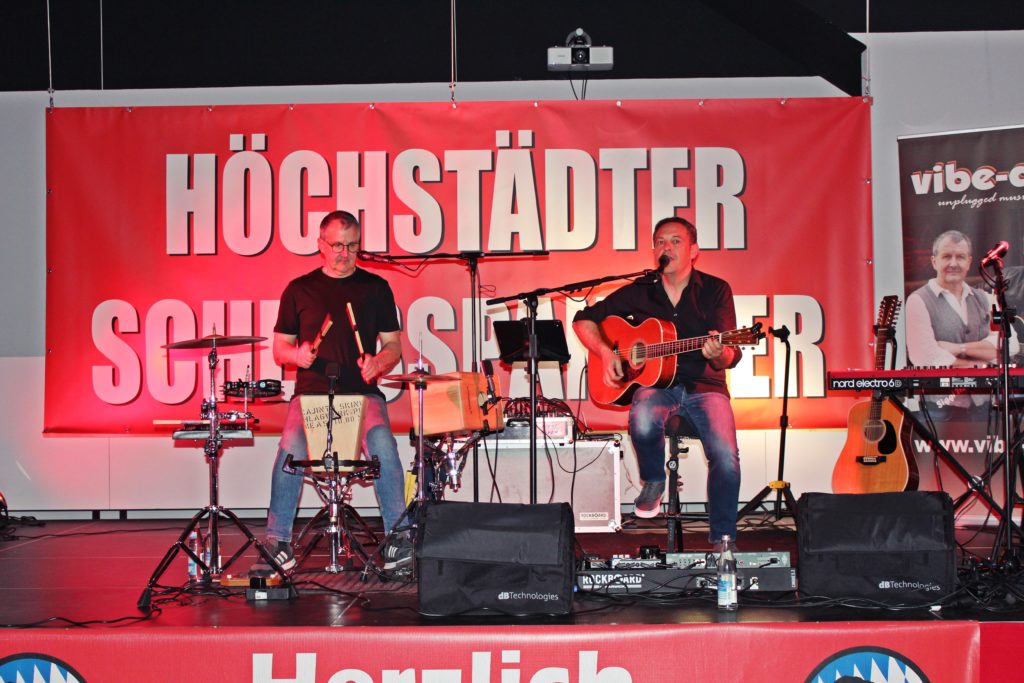 Das Vibe-Duo begeistert die Gäste mit Live-Musik